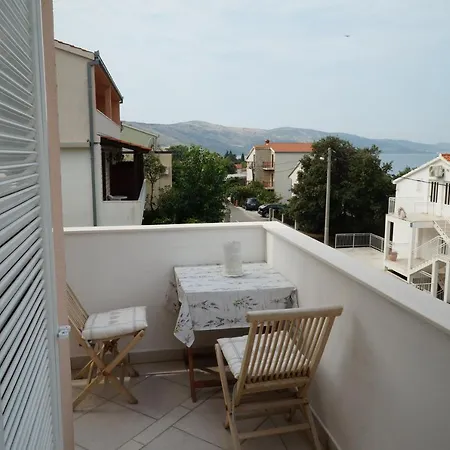 Apartment Zulin Seget Vranjica